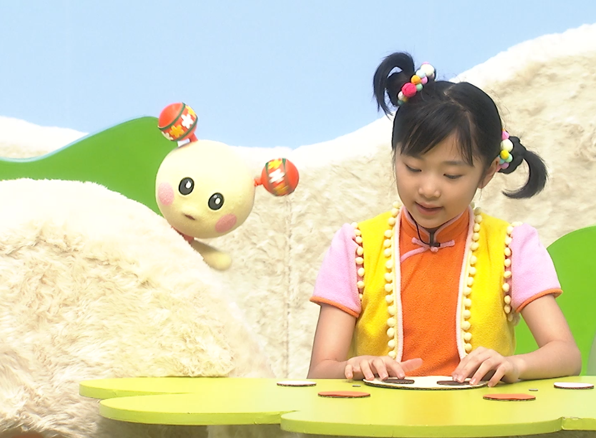 《咿呀咿呀之小亦创意手工》儿童手工节目全68集