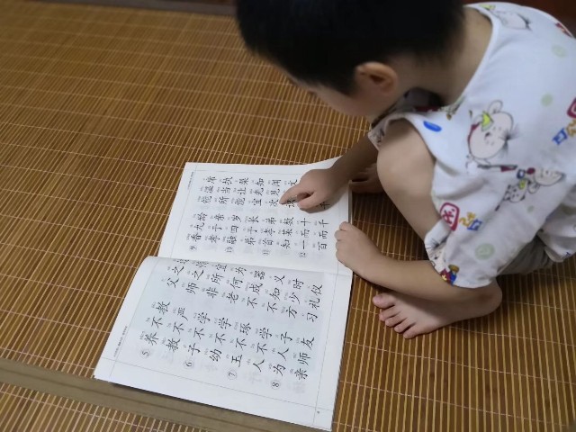 告别枯燥的“死记硬背”,我带娃这样学习古诗词